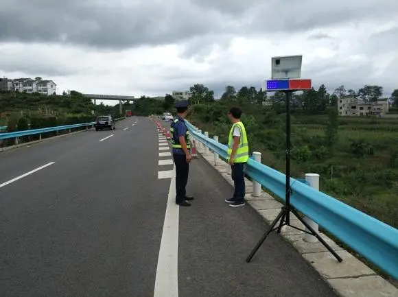 黔南高速公路钢护栏