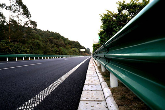 黔南高速公路护栏的常用类型