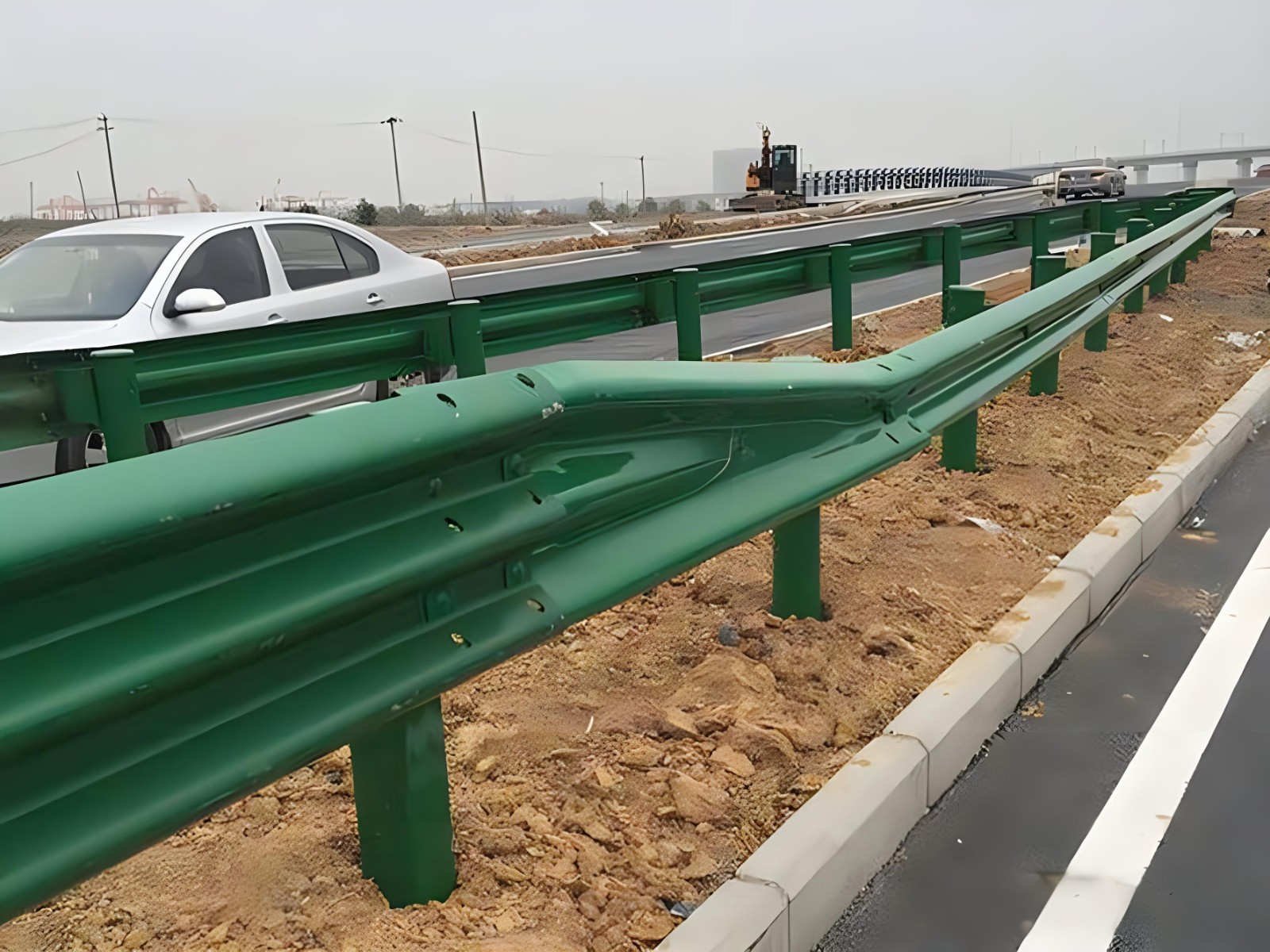 黔南高速波形护栏板日常维护方案确保道路安全新举措